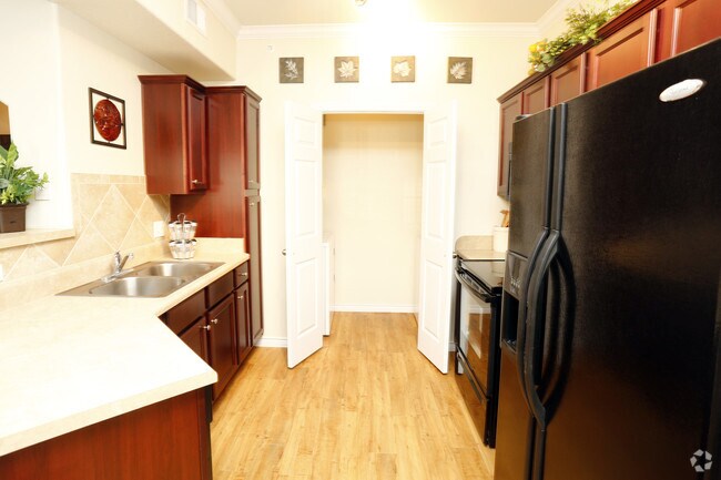 Kitchen - Plantation Apartments
