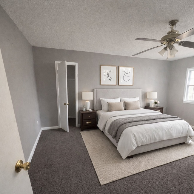 Photo - 690 Hudson St