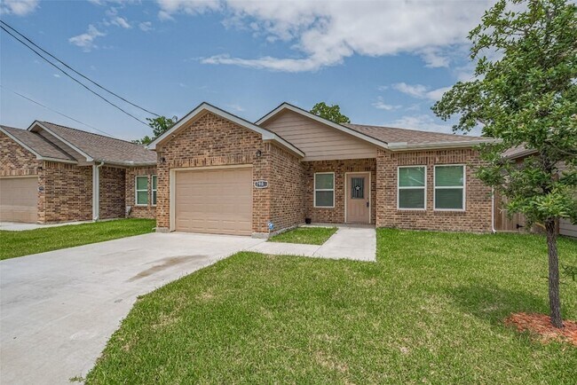 Photo - 7981 St Louis St