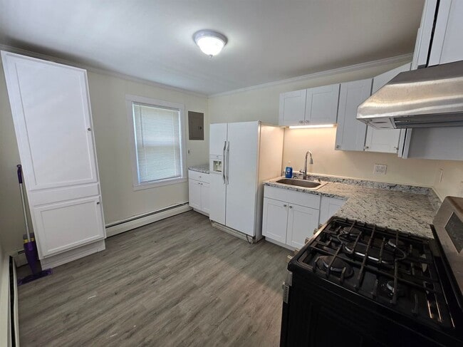 30 Halstead St