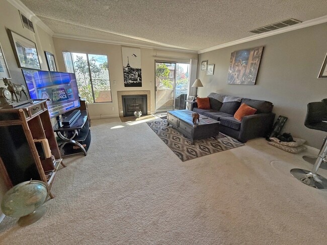 Photo - 5000 Whitsett Ave Unidad 108