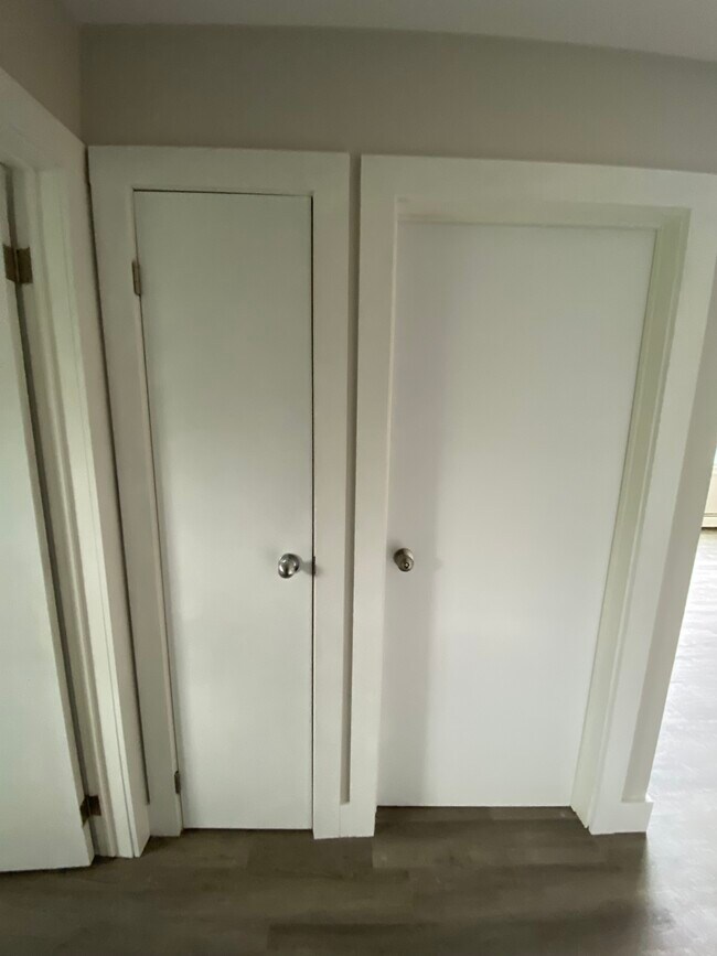 Photo - SPACIOUS RENOVATED TWO BEDROOM APARTMENT -... Unit 12