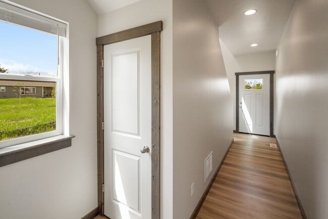 Photo - Gorgeous 3 Bedroom condos with double stall attached garages with AC-one pet negotiable!!!!