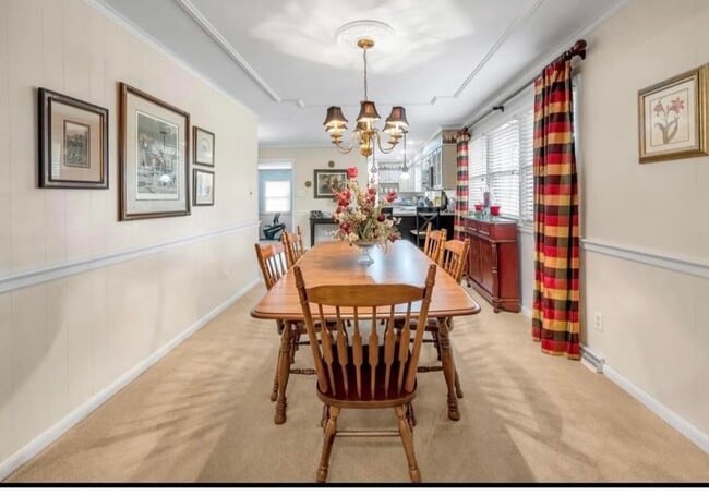 Photo - 1129 Claridge Dr