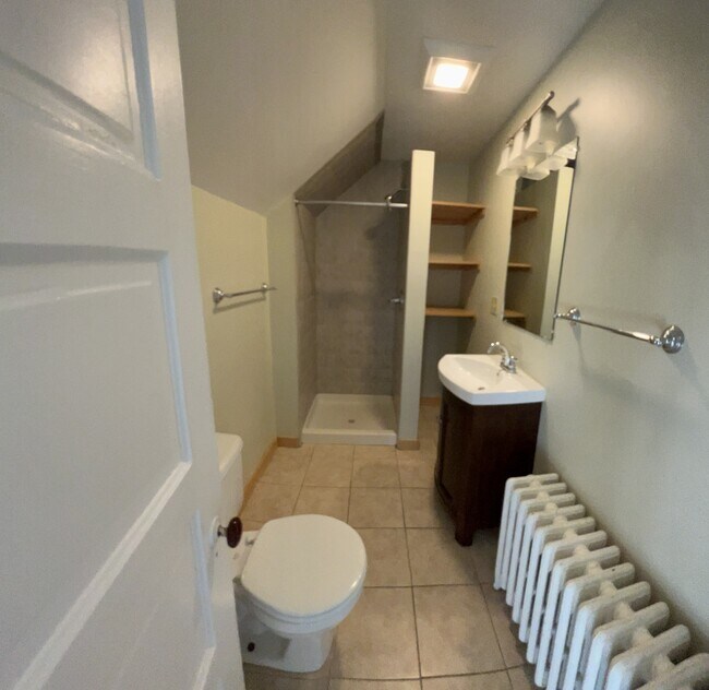 27 Loomis St