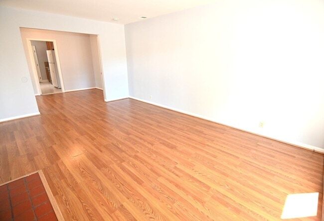 Photo - 2466 Beechwood Ave