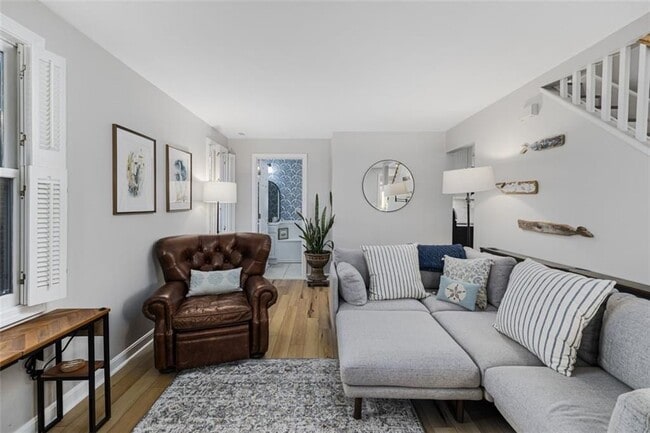 Photo - 208 Marlborough St