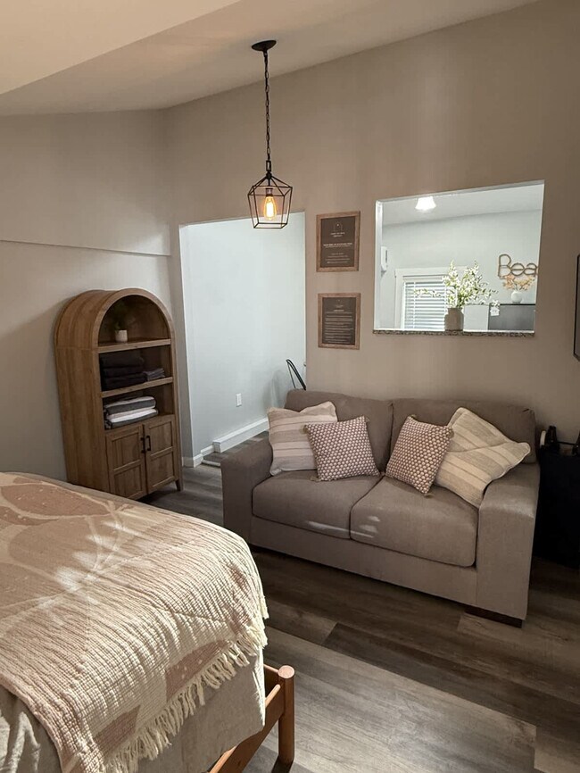 Building Photo - 4 Auburn Ave Ext Unit ID1312393P Rental
