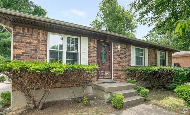 Building Photo - Updated Hillview Home! 3BR/2BA with Basement!