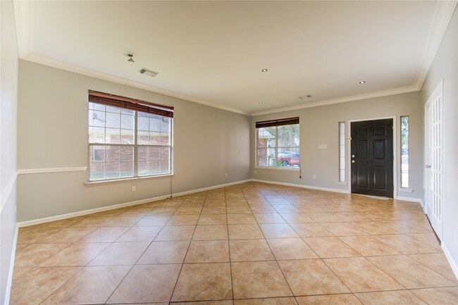 Photo - 5527 Gatesprings Ln