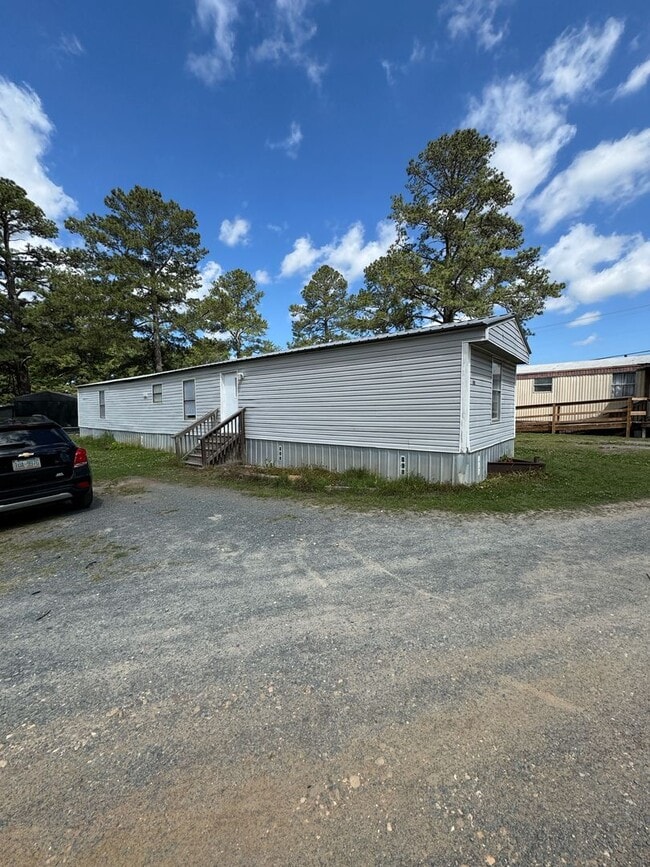 Building Photo - 3 bed/2 bath home for rent in Wadesboro