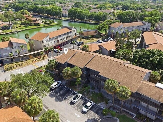 Building Photo - 6336 Newtown Cir Unit 36C1