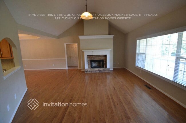 Photo - 15 Water's Edge Dr SE