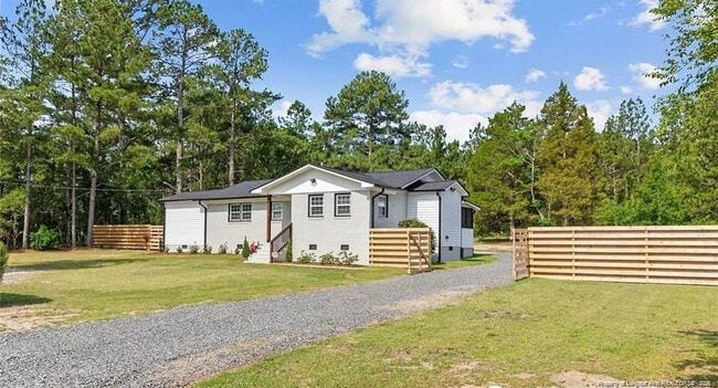 Photo - 150 Della Dr
