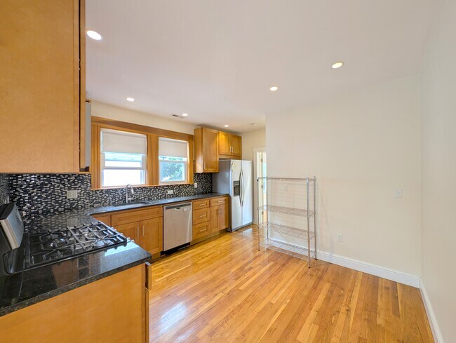 Photo - 7 Bonner Ave Unit 2