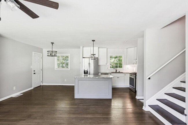 Photo - 2647 Hatfield Cir SE