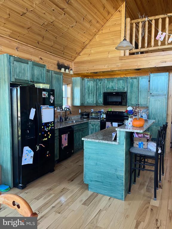 Photo - 4464 Leetown Rd