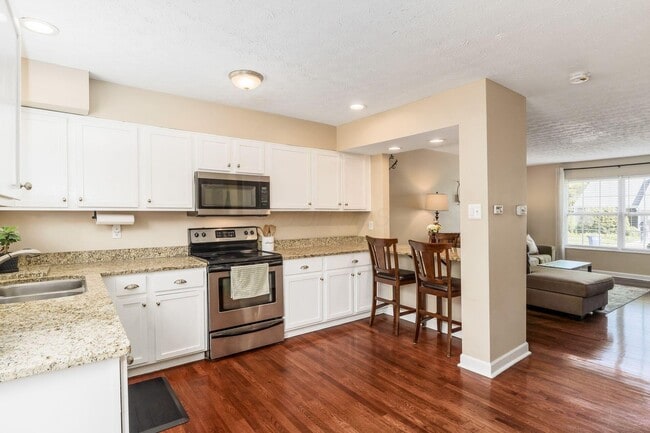 Photo - 1207 Weybridge Rd