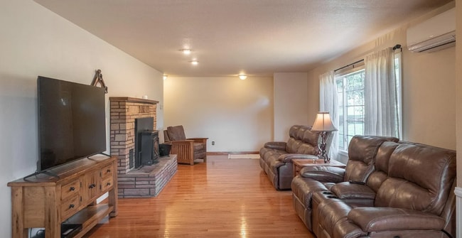 Photo - 13705 NE Beech St Casa