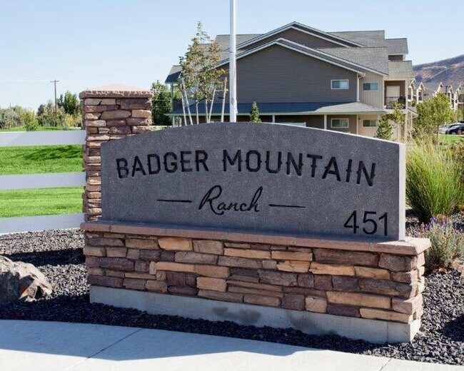 Richland, WA Badger Mountain Ranch Apartments Entry Monument Sign