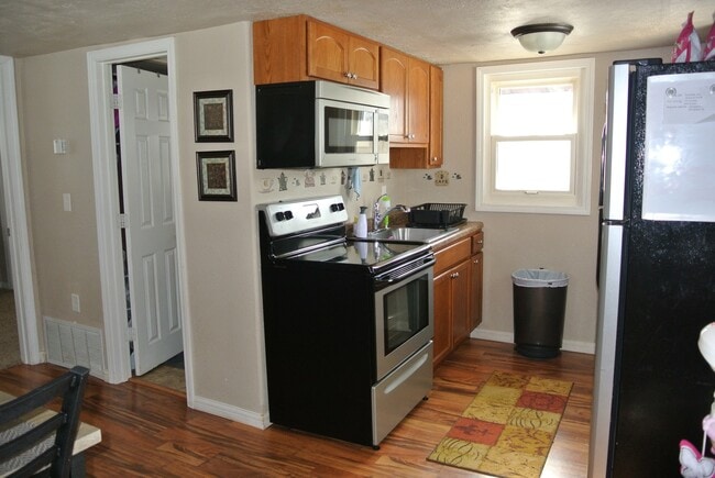 Photo - 1 Bedroom House!