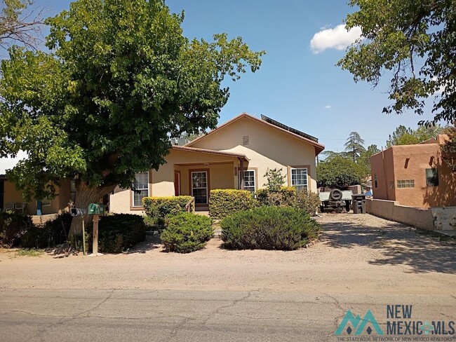 Building Photo - 517 S Lead St Rental