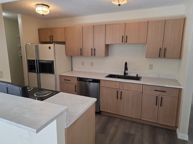 Photo - 2222 Ridgedale Dr