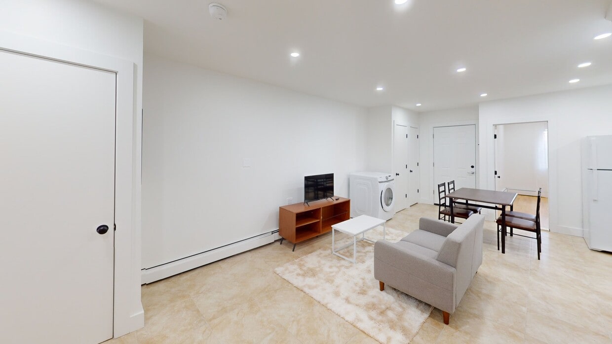 Photo - Private bedroom in 3 bed/1 bath Home