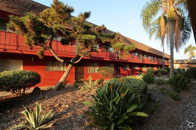 Photo - Woodlawn West Apartments