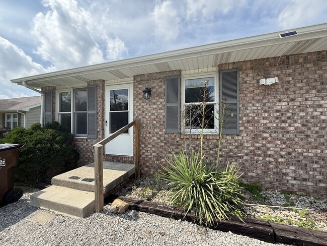 Building Photo - 194 Hayden Pike Rental