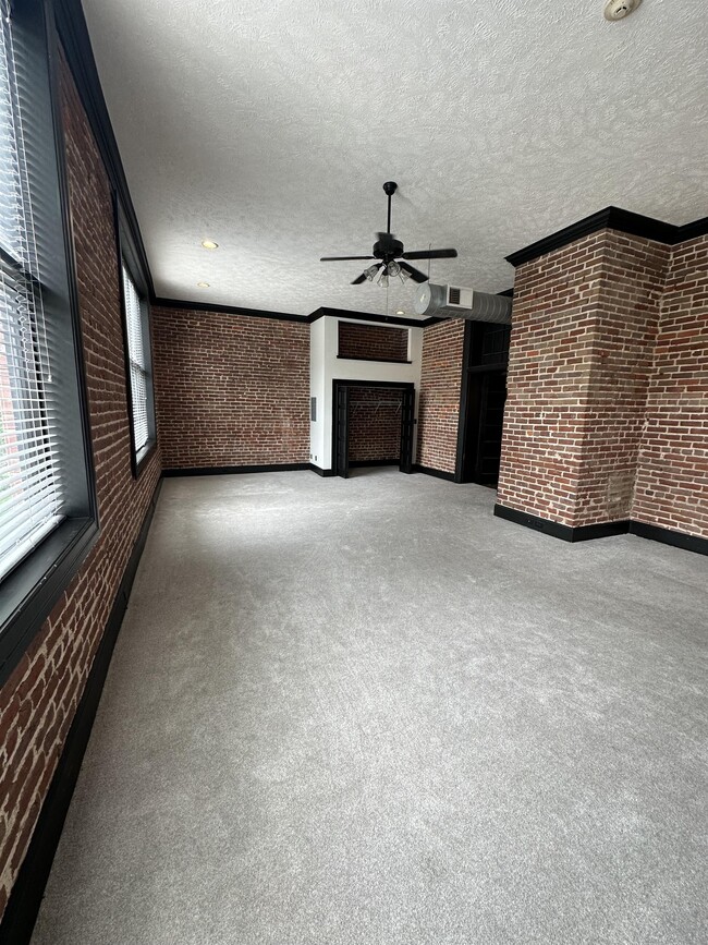 Photo - 217 E Deaderick St