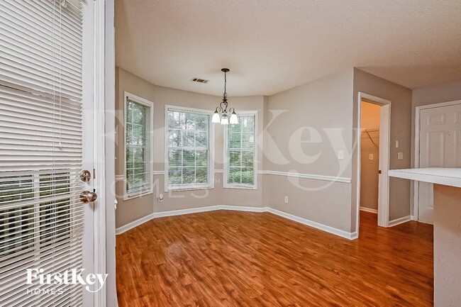 Photo - 145 Garrison Chase