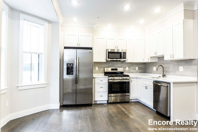 Photo - 79 Linden St Unit 7