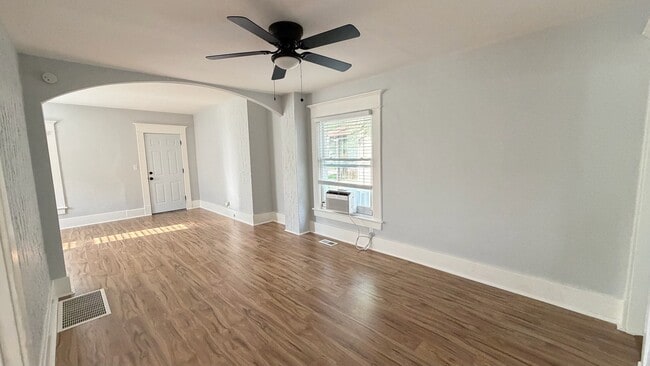 Photo - 1211 W Michigan Ave Unit 1211