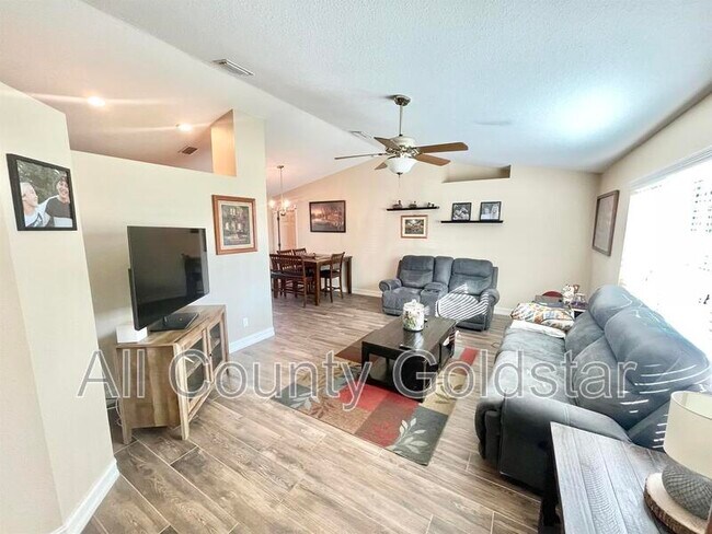 Photo - 20416 Calder Ave