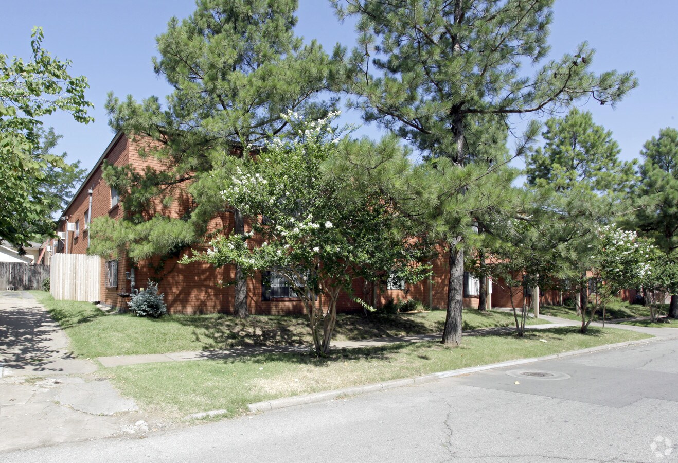 The Courtyards on St. Louis - The Courtyards on St. Louis Apartments