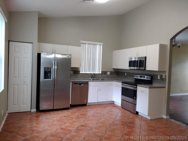 1738 Pierside Cir