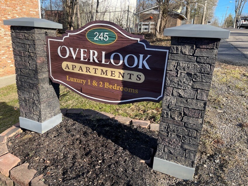 Overlook Apartments - Overlook Apartments