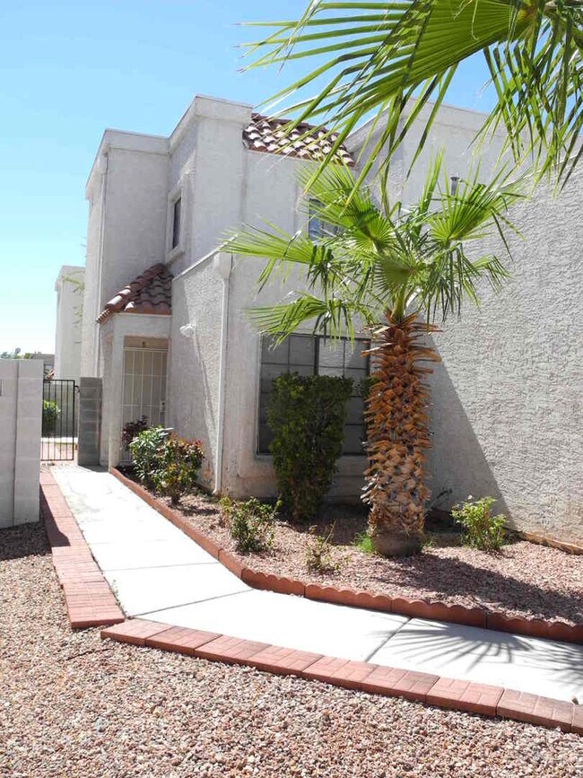 3 bed / 2 bath house near Durango and Sahara House Rental in Las