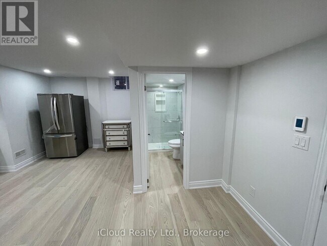 Photo - 4105 Channing Cres