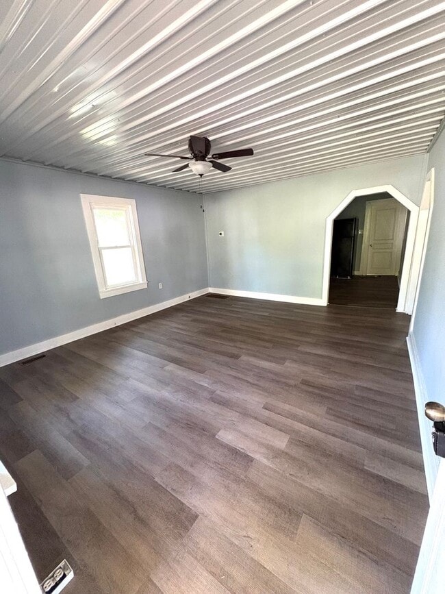 302 Bryan St