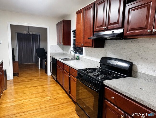 Photo - 450 Orchard St