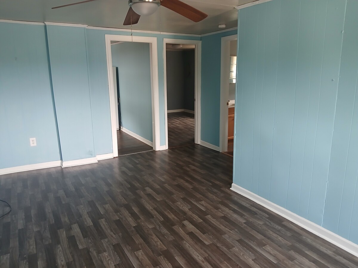 Photo - 1007 S McKay Ave
