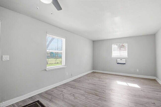 Photo - 6318 Laramie St Unidad 2