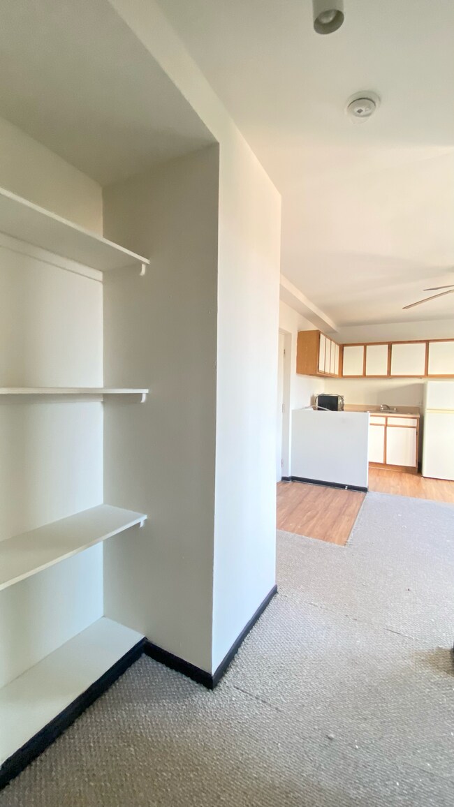 Photo - 3933 N Clarendon Ave Unit 406