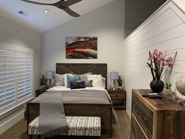 Photo - 991 E Senior Band Rd