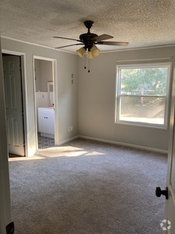 Building Photo - 5 Grays Hill Acres Rental