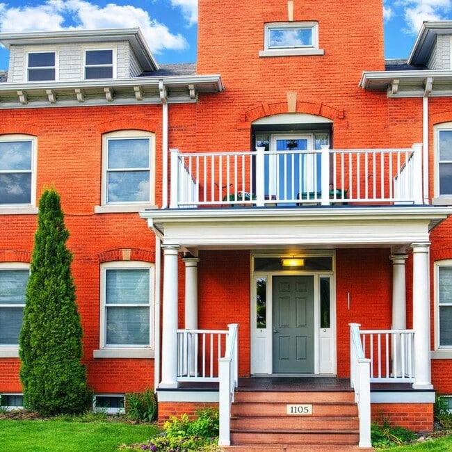 Building Photo - 1105 N Sherman St Unit 2