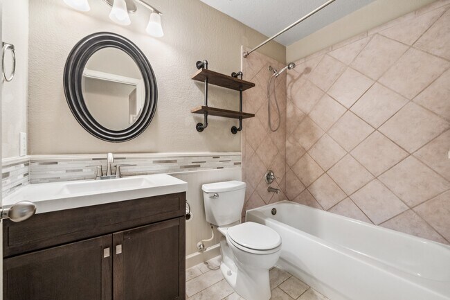 Building Photo - 17218 Double Lilly Dr