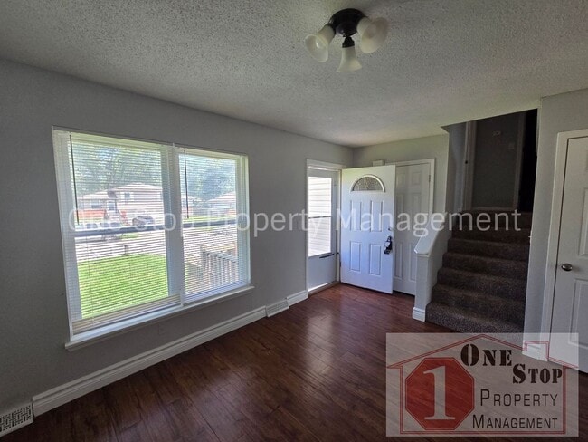 Photo - Spacious 3 Bedroom, 1 Bathroom Duplex for Rent